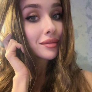 Lora_Foxi live cam video preview