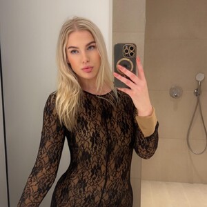 Chloemillerxx webcam livesex profile in netherlands cams