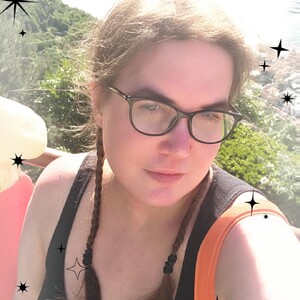 HushxHope webcam profile - British